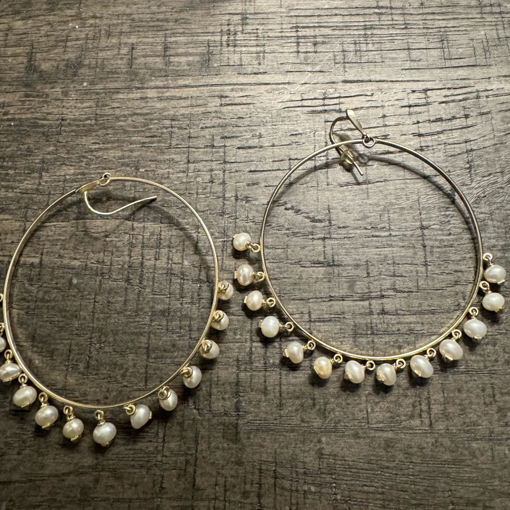 Kendra Scott Hilty Cultured Freshwater Pearl Front Hoop Earrings Gold Tone